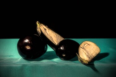 Fotografie mit dem Titel "Les aubergines" von Didier Bloch, Original-Kunstwerk, Digitale Fotografie