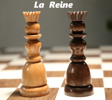 Sculpture titled "La Reine" by Didier Delcourt, Original Artwork, Wood