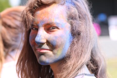 Photographie intitulée "jolie fille colorée." par Didier Piron, Œuvre d'art originale, Photographie non manipulée