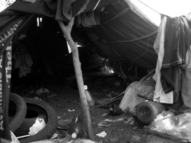 Photographie intitulée "La tente, le matela…" par Didier Almon, Œuvre d'art originale