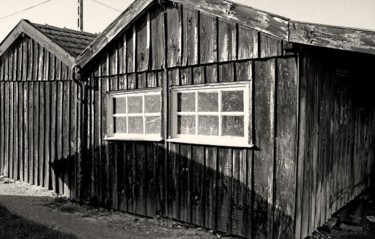 Fotografie getiteld ""Cabanes ostréicole…" door Didier Jouvin, Origineel Kunstwerk, Film fotografie