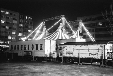 Noctambule #3 Photographie intitulée "Noctambule #3" par Dimitri Sandler, Œuvre d'art originale, Photographie argentique