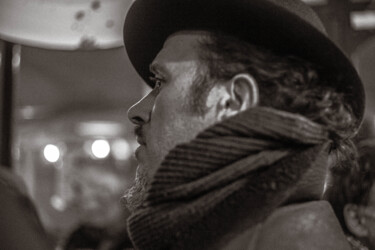 Photographie intitulée "L'homme au chapeau" par Dimitri Sandler, Œuvre d'art originale, Photographie numérique
