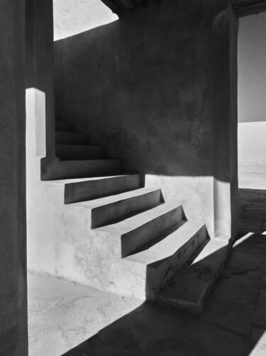 Fotografia zatytułowany „Shadows on the steps” autorstwa Dimitrios Paterakis, Oryginalna praca, Fotografia cyfrowa