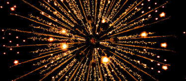 Photographie intitulée "chandelier-2" par Dinil Samarasinha, Œuvre d'art originale, Photographie numérique