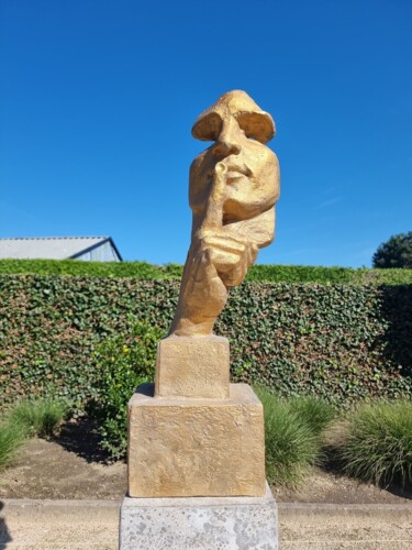 Skulptur mit dem Titel "Man asks silence" von Djamel Eddine Hafis, Original-Kunstwerk, Harz