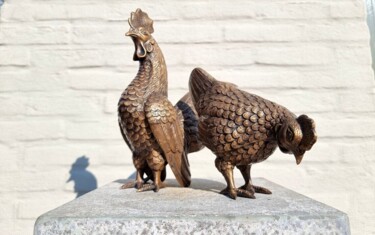 Scultura intitolato "Rooster and chicken…" da Djamel Eddine Hafis, Opera d'arte originale, Bronzo