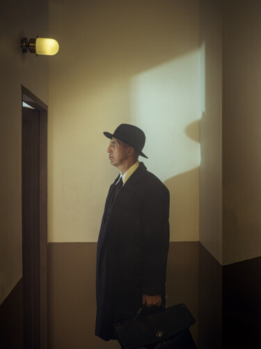 Фотография под названием "The man by the door." - Dmitry Ersler, Подлинное произведение искусства, Цифровая фотография