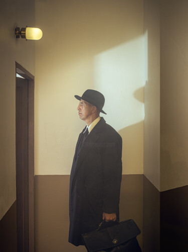 摄影 标题为“The man by the door.” 由Dmitry Ersler, 原创艺术品, 数码摄影