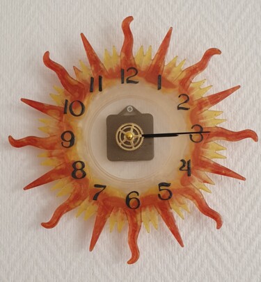 Sculpture intitulée "Horloge murale Sole…" par Dochka Mihova (Nikoleta), Œuvre d'art originale, Résine