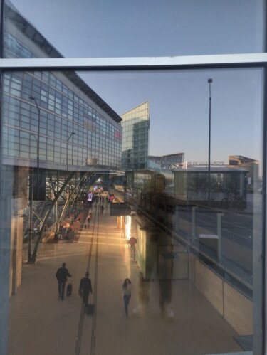 Photographie intitulée "Lille gare TGV 02" par Domenico Russello, Œuvre d'art originale, Photographie numérique