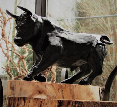 Sculpture intitulée "Toro" par Dominique Thonet, Œuvre d'art originale, Argile