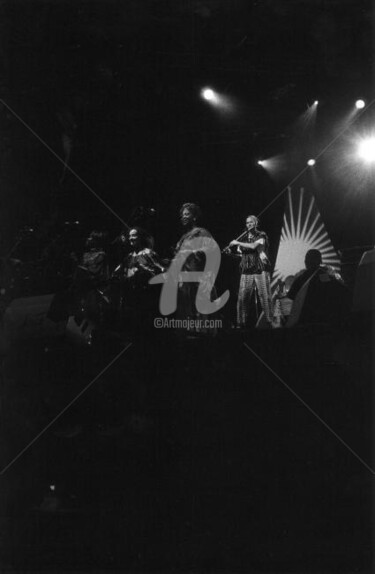 Photographie intitulée "les chanteuses,le f…" par Dominick, Œuvre d'art originale