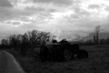 Photographie intitulée "histoire de tracteur" par Dominick, Œuvre d'art originale