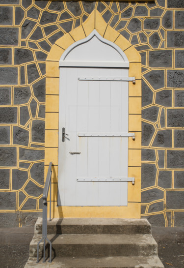 Photographie intitulée "Porte dérobée" par Dominique Alquier, Œuvre d'art originale
