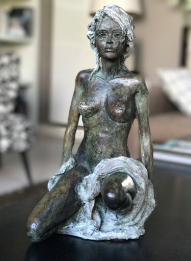 Sculpture titled "LOUISE" by Dominique Beyssey, Original Artwork