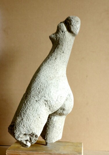 Sculpture titled "la sourie grise" by Dominique Dupont Dartevelle, Original Artwork, Stone