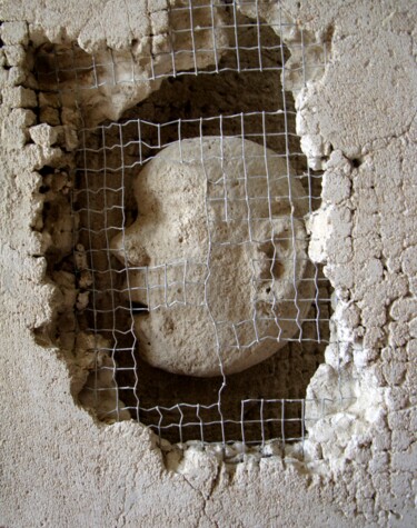Escultura intitulada "incarcéré" por Dominique Dupont Dartevelle, Obras de arte originais, Pedra