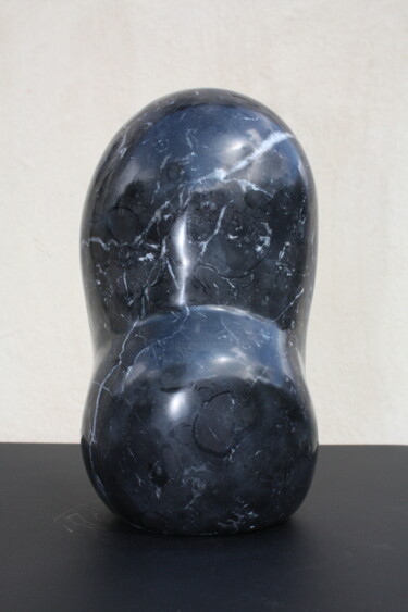 Sculpture titled "MATERNITE" by Dominique Ferrandon-Lamy, Original Artwork, Stone