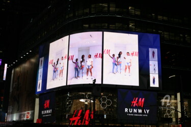 Photographie intitulée "Times Square 5" par Dominique Goujard, Œuvre d'art originale