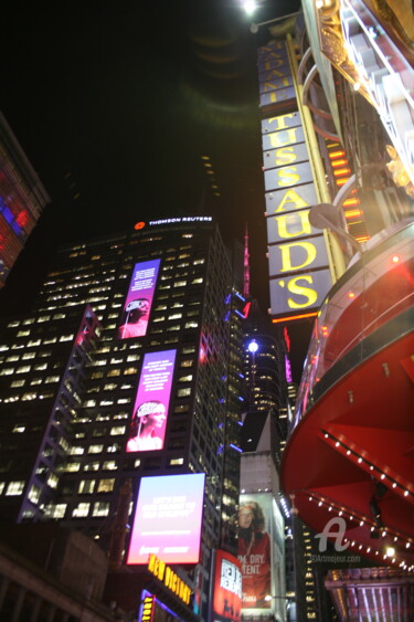 Photographie intitulée "Times Square 91" par Dominique Goujard, Œuvre d'art originale