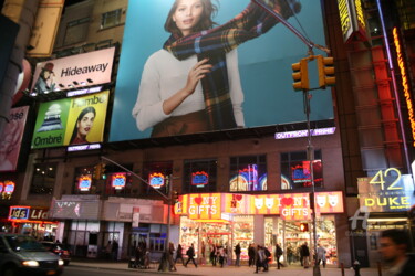Photographie intitulée "Times Square 100" par Dominique Goujard, Œuvre d'art originale
