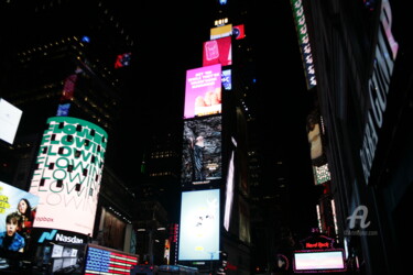 Photography titled "Times Square 110" by Dominique Goujard, Original Artwork