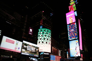 Photography titled "Times Square 111" by Dominique Goujard, Original Artwork