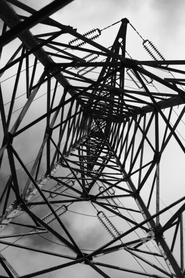 Photographie intitulée "8494 sous le pylone" par Dominique Goujard, Œuvre d'art originale