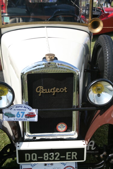 Photographie intitulée "9842 voiture ancien…" par Dominique Goujard, Œuvre d'art originale, Photographie numérique