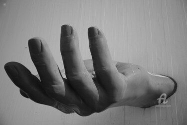 Photographie intitulée "457 main au Havre e…" par Dominique Goujard, Œuvre d'art originale, Photographie numérique
