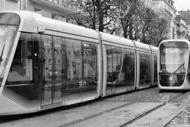 Photography titled "7406 tram de Caen" by Dominique Goujard, Original Artwork, Digital Photography