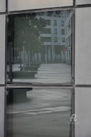Photography titled "Miroir sur façade d…" by Dominique Goujard, Original Artwork, Digital Photography