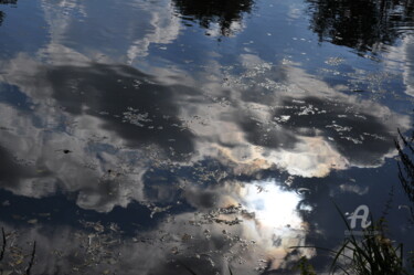 Photographie intitulée "Reflet nuage sur l'…" par Dominique Goujard, Œuvre d'art originale