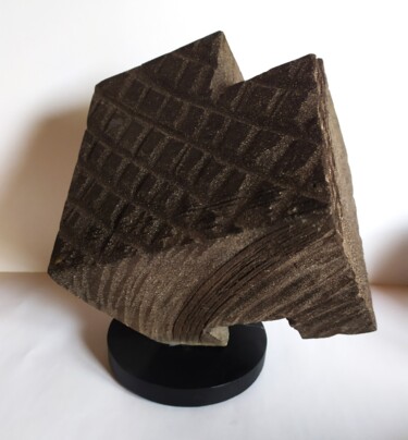 Scultura intitolato "Cube équilibre" da Dominique Jolivet, Opera d'arte originale, Ceramica