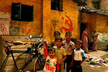 Photographie intitulée "Enfants Calcutta" par Dominique Leroy, Œuvre d'art originale