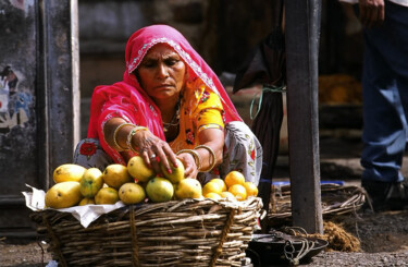 Photography titled "Vendeuse de fruits.…" by Dominique Leroy, Original Artwork