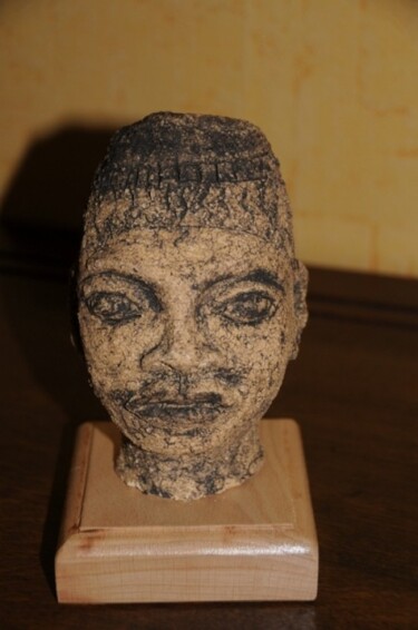 Sculpture titled "Femme africaine" by Dominique Petit, Original Artwork, Terra cotta