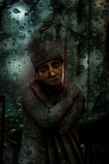 Digitale Kunst mit dem Titel "Seule sous la pluie" von Dominique Taïbouni, Original-Kunstwerk, Fotomontage