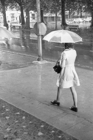 Photographie intitulée "Parapluie de PARIS" par Dominique Thivollier, Œuvre d'art originale