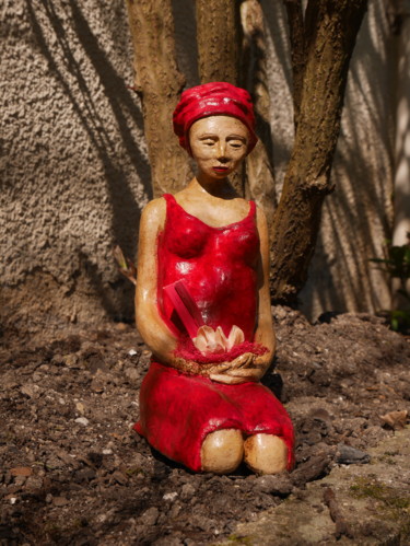 Sculptuur getiteld "l' offrande" door Domino, Origineel Kunstwerk, Terra cotta