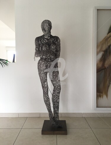 Sculpture intitulée "Madame" par Madorssane, Œuvre d'art originale, Fil de fer