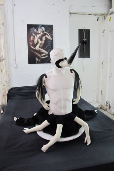 Escultura titulada "Homme-araignée" por Dorothée Bégué, Obra de arte original, Plástico