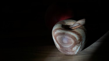 Fotografie mit dem Titel "applewoodapple" von Dorothy`S Workshop., Original-Kunstwerk