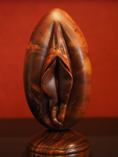 Sculpture intitulée "oeuf vulve en ronce…" par Anthony Gratien, Œuvre d'art originale, Bois