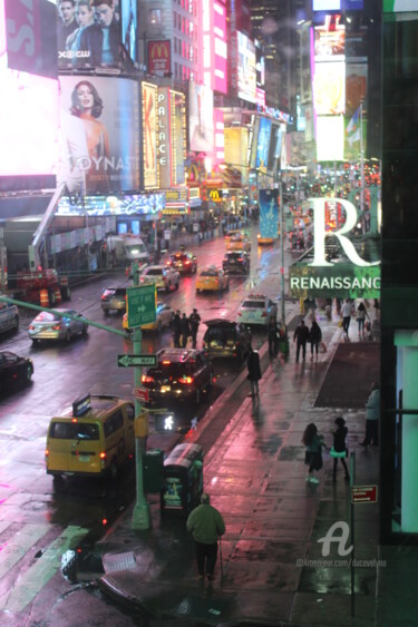 Photography titled "Reflets à Times Squ…" by Duc Evelyna, Original Artwork, Non Manipulated Photography