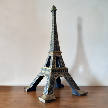 Scultura intitolato "Tour Eiffel papercr…" da Ecogami, Opera d'arte originale, Carta