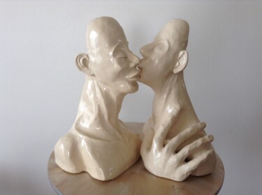 Sculpture titled "Premier baiser" by Edith Chitrit, Original Artwork, Terra cotta