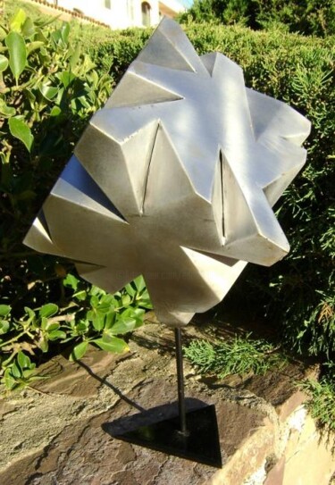 Sculpture titled "Cube haché" by Edouard Leruste, Original Artwork, Metals