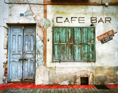 Photographie intitulée "Café Bar" par Eduardo Ramírez, Œuvre d'art originale